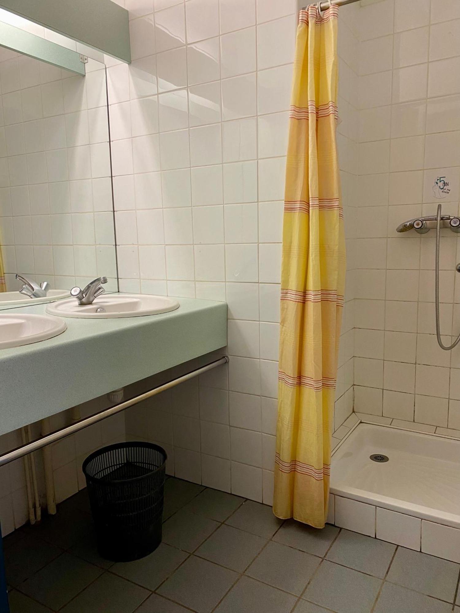 Ti Menez Are Hostel Brasparts Bagian luar foto